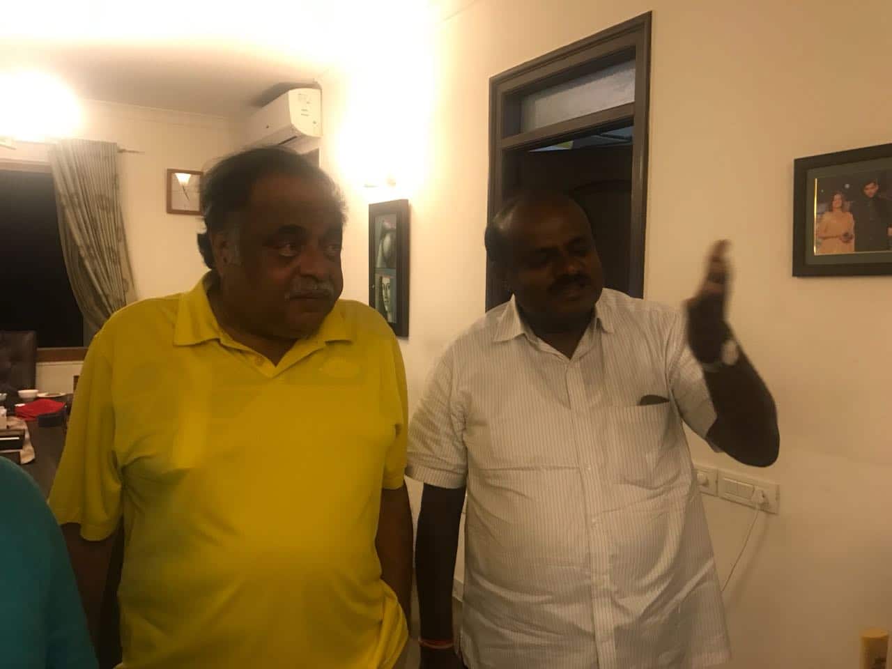Ambareesh meets Kumaraswamy: Will the Rebel Star ditch Congress for JD(S)?