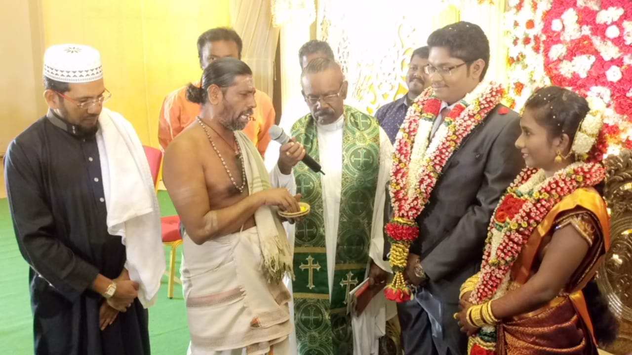 Couple gets married peacefully to restore the recent havoc in Thoothukudi