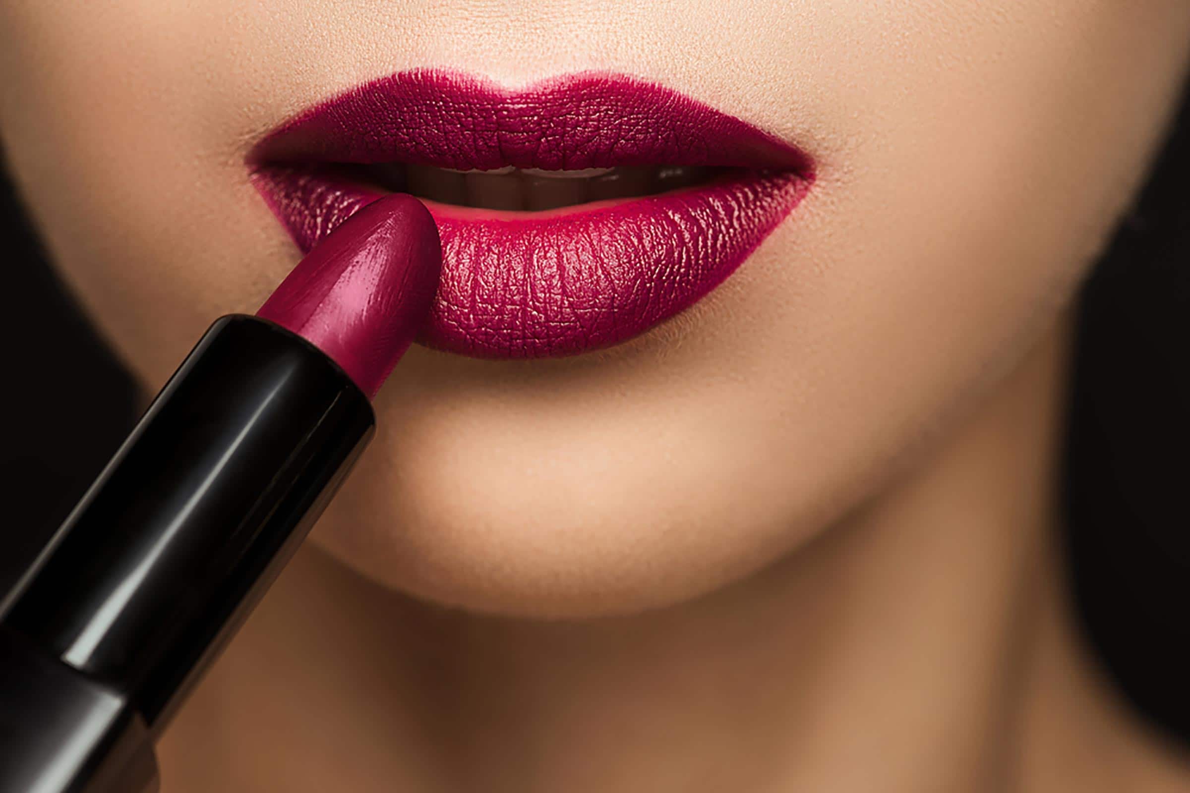 Chemicals found in pregnant womens lipsticks is not good for your kid