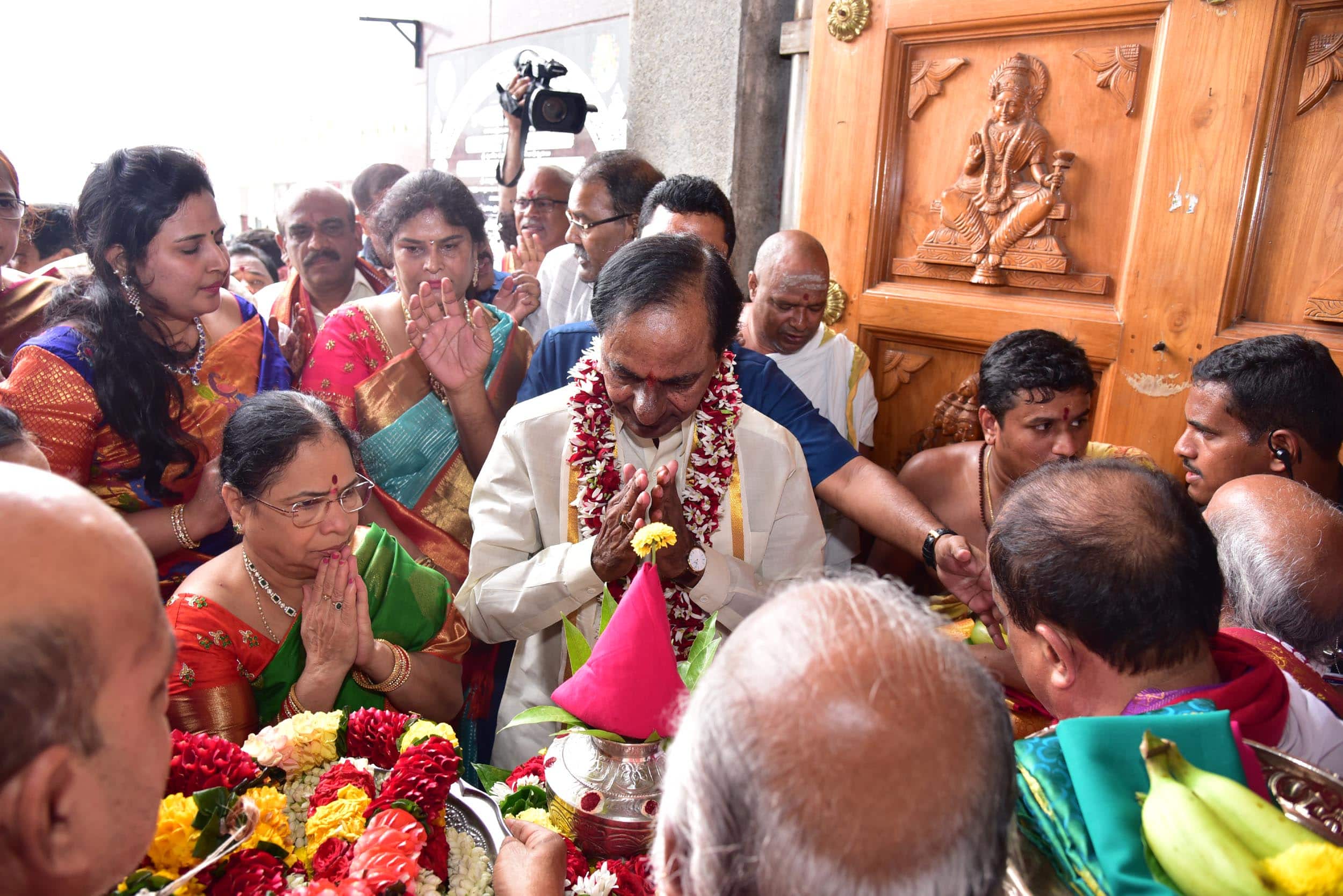 Telangana CM KCR Offer nose stud to Kanaka Durga Temple