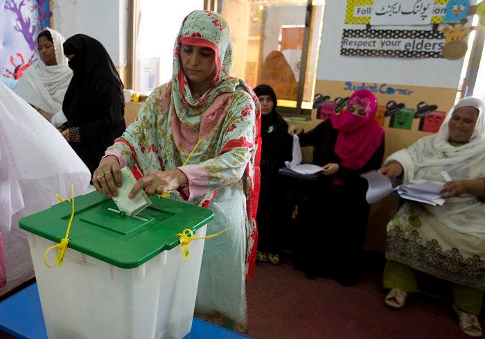 Pakistanis begin voting for 3rd straight civilian government