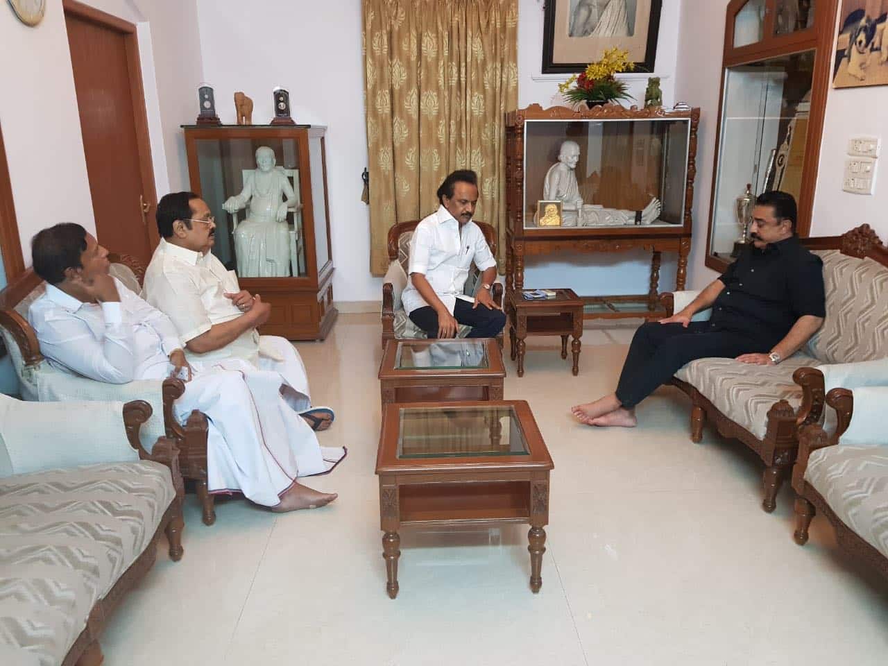 Tamilnadu former CM Karunanidhi health declines