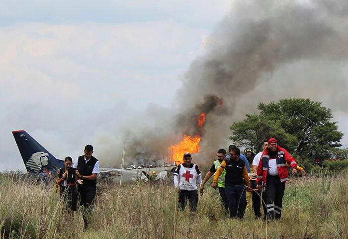 Mexico airliner crashes and burns, but all aboard survive