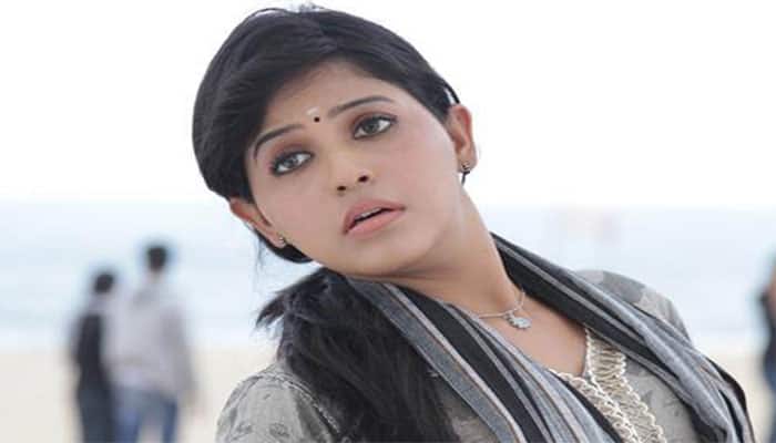 Actress Anjali Latest Over Slim Look Photo Going Viral