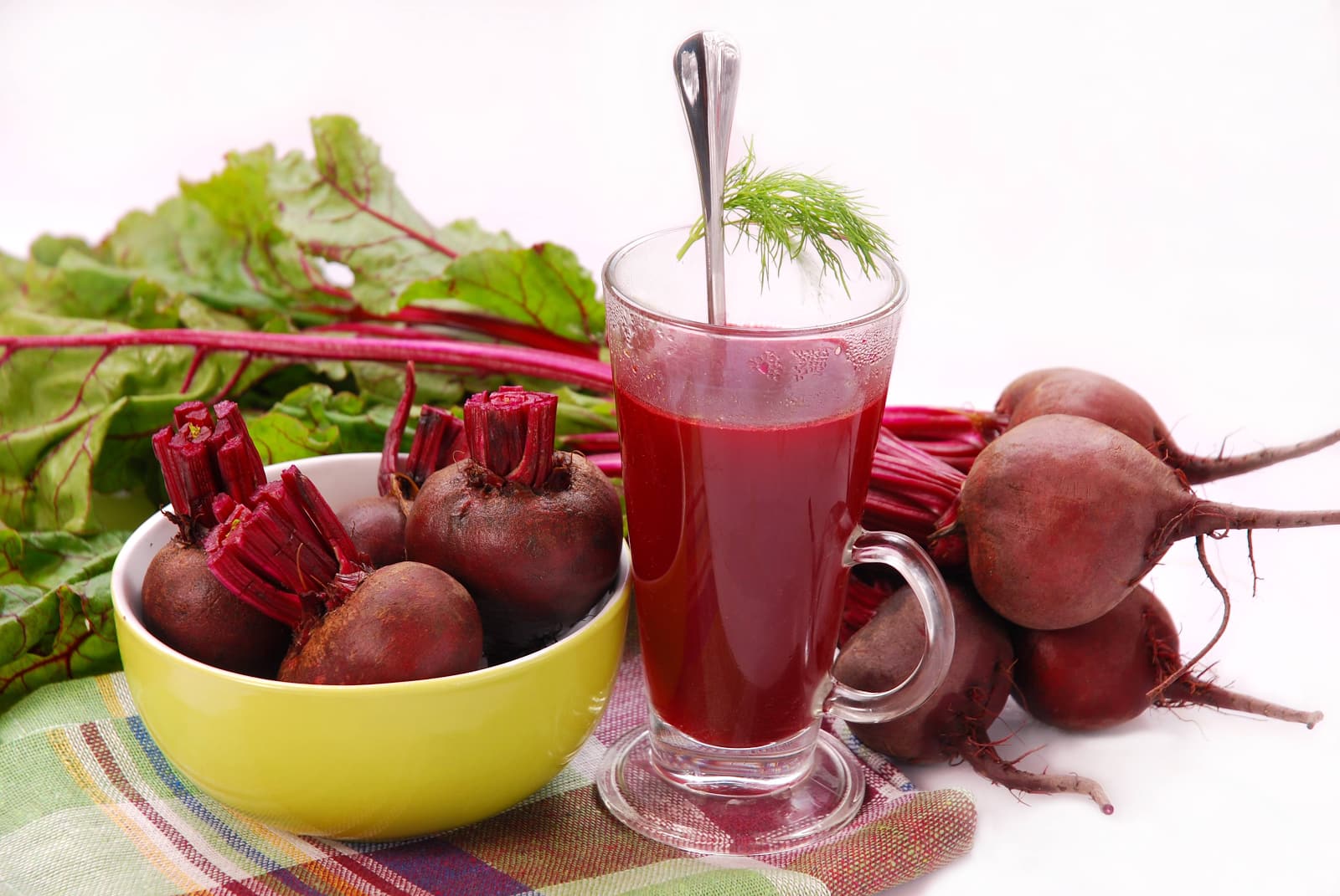 Here's why you should consume a glass of beetroot and carrot juice every day