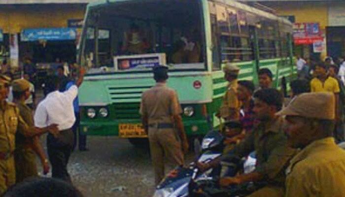 Karunanidhi death; Tamil Nadu Bus mirrors attack