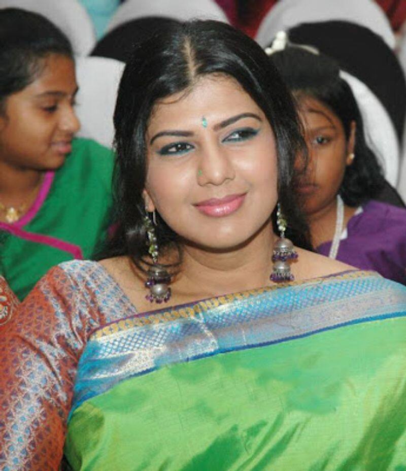 actress swarnamalya supports chinmaye