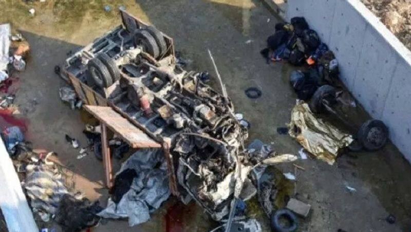 Turkey Lorry crash... 22 People kills