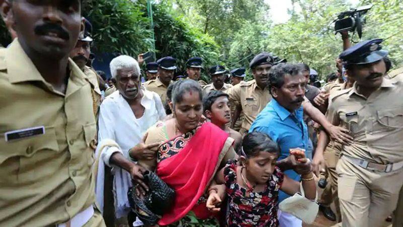 Sabarimala Temple...Attacked With Journalist