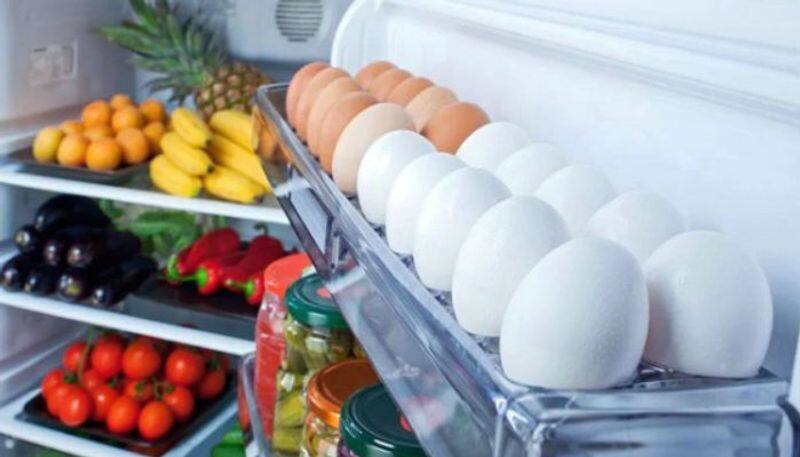 does it harmful to keep egg inside refrigerator