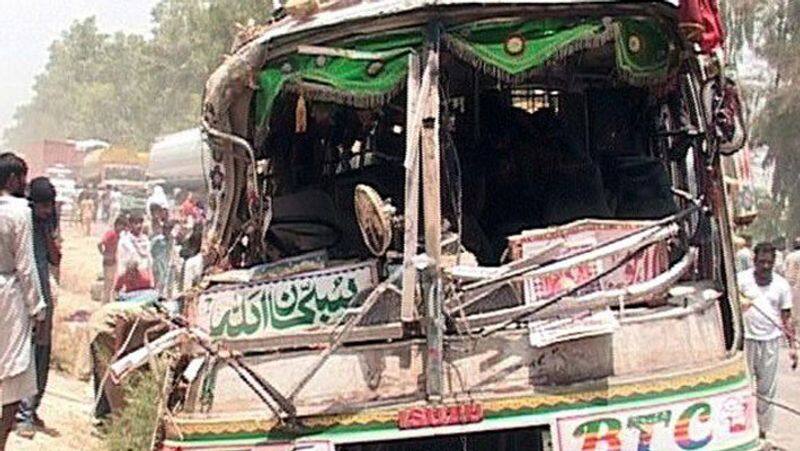 Pakistan bus collision...19 people killed