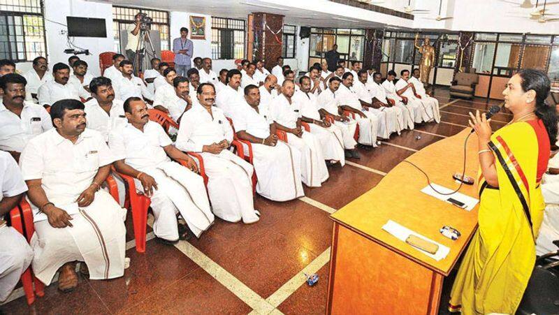 Parliament election...Premalatha Vijayakanth Read