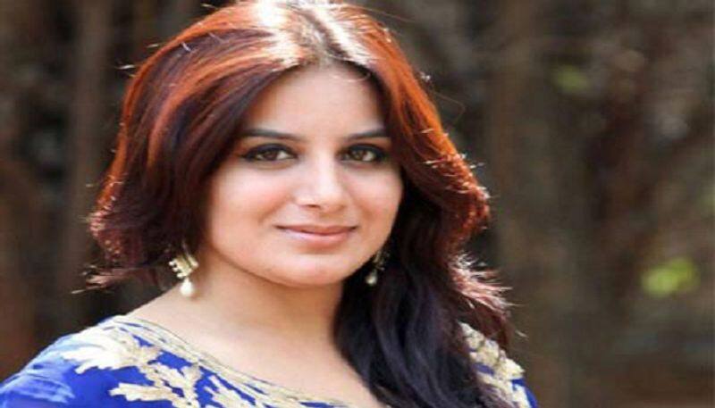 pooja gandhi cheating for hotel