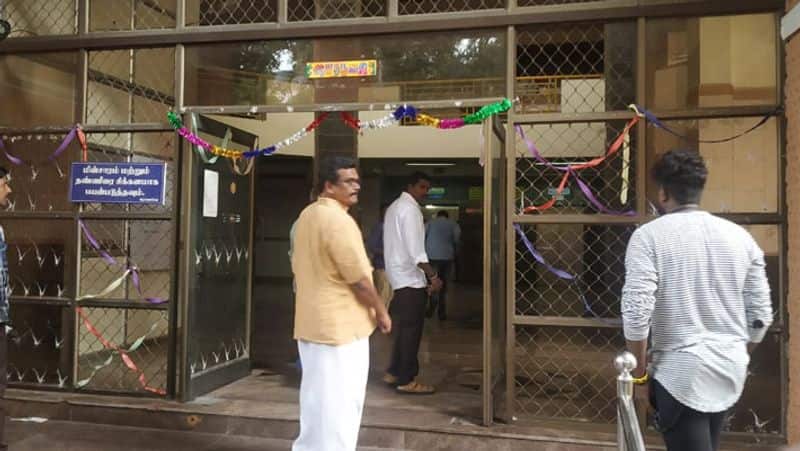 thangathamil selvan vaccated from mla hostel