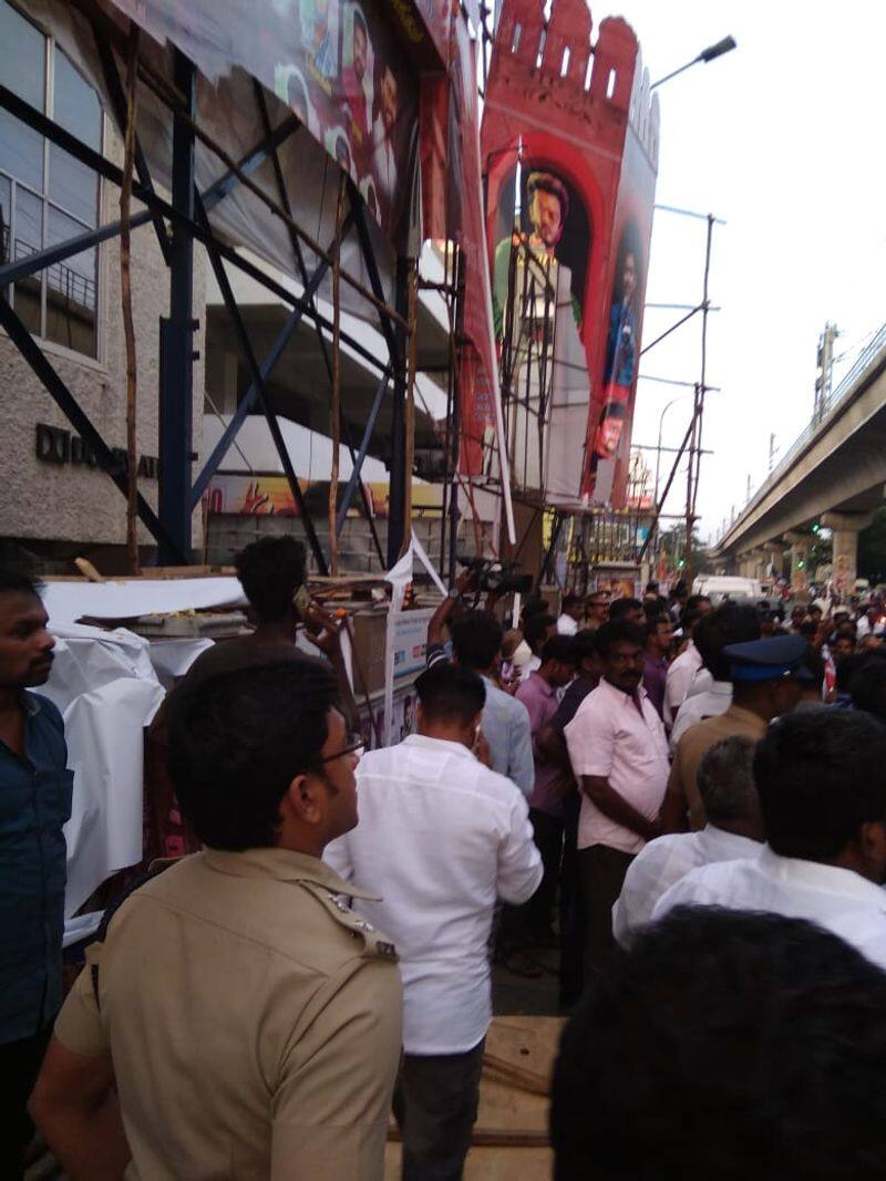 sargar film issues banner teared in chennai by admk party