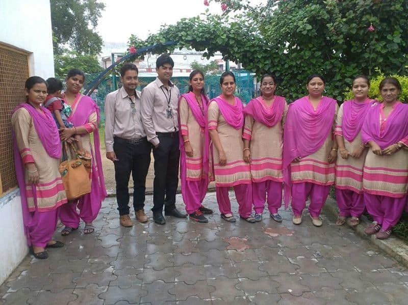 govt school teachers come to school with uniform