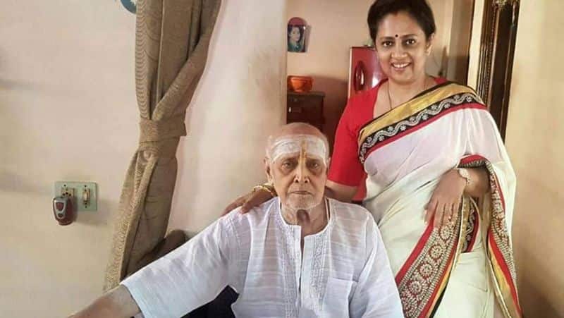 Lakshmy Ramakrishnan shared the news that her father passed away