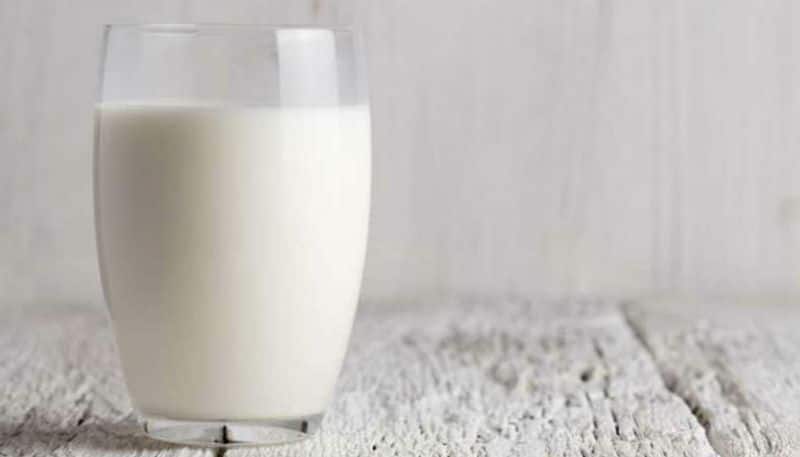 Benefits of Drinking Milk at Night