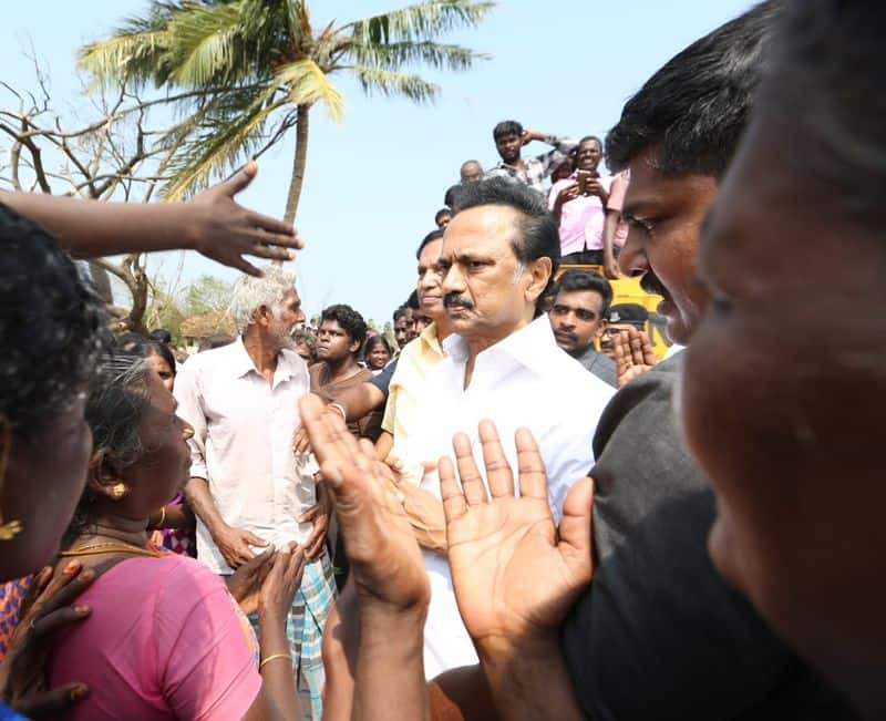 stalin met people who affected by kaja cyclone and he  helped them well
