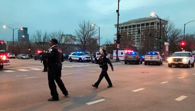 Chicago United States shooting Gunman opens fire Mercy hospital police