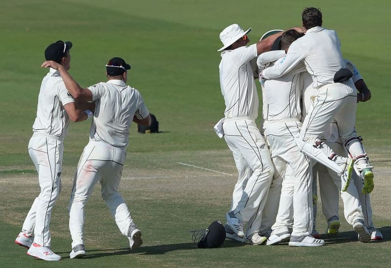 New Zealand records 4-run win in 1st test against Pakistan