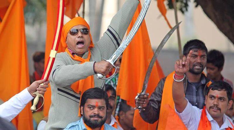 huge rallies and showdown by hindu outfits for mounting pressure on bjp for ram mandir