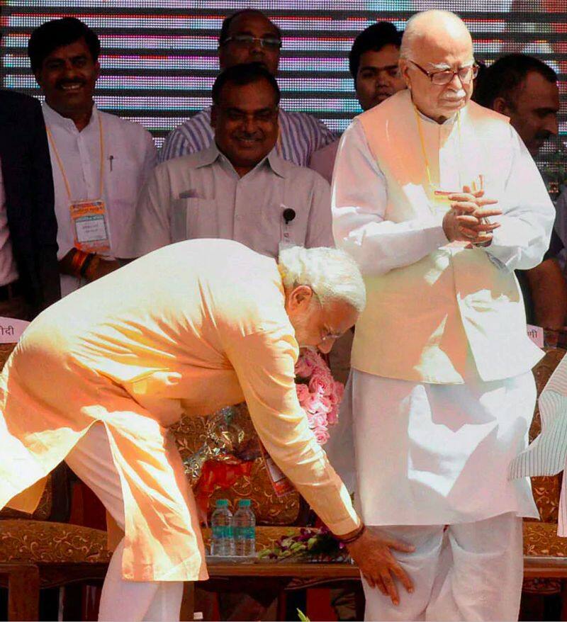 Narendra Modi Photoshop Photo Viral in Social Media