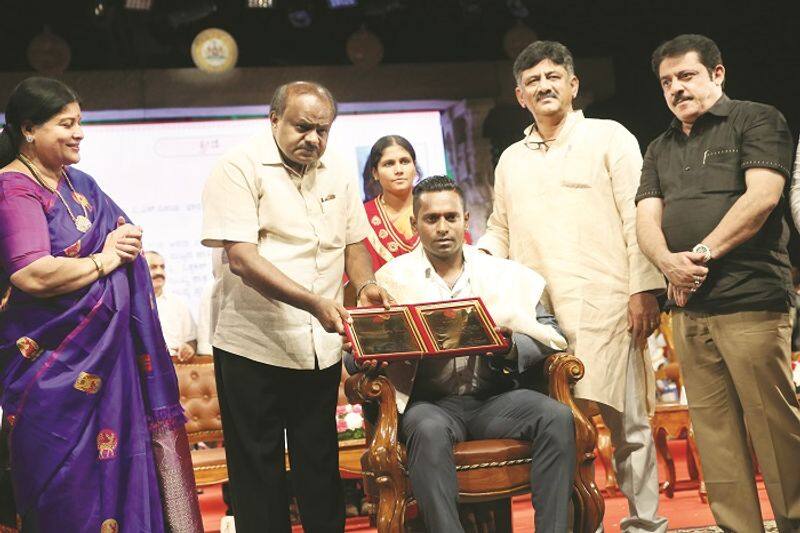 Eminent Sports Personalities Facilitated with Rajyotsava Award 2018