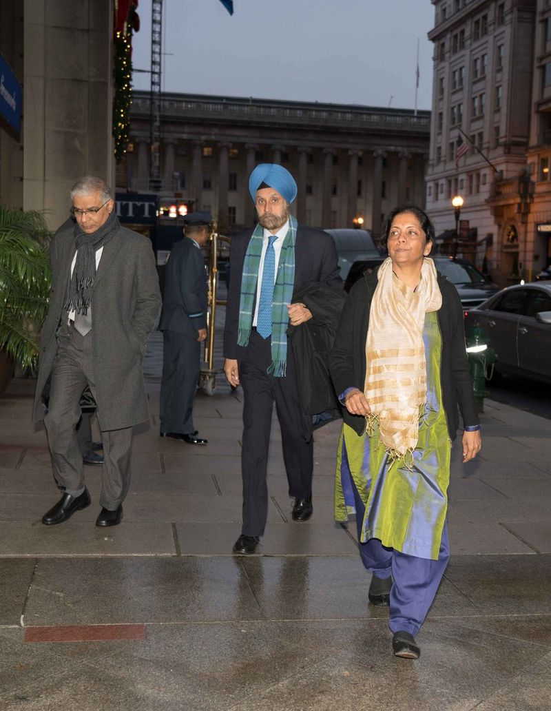 Defence Minister Nirmala Sitharaman US National Cemetery narendra narenda modi