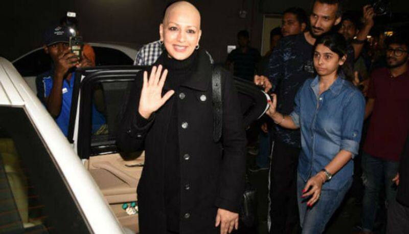 actress sonali bendre returned to mumbai from newyork after cancer treatment