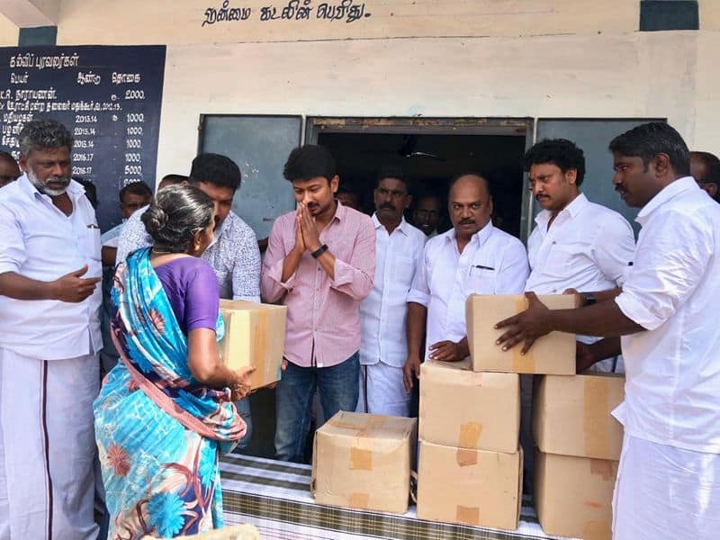 udayanidhi stalin and anbil magesh went together to meet gaja affected people