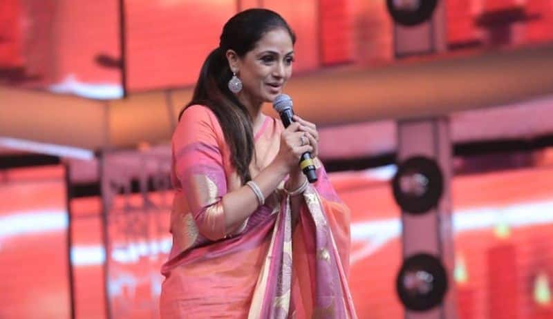 actor vijay wife sangeetha vijay got  aware like mudisuda thalapathy - award gave actress simran