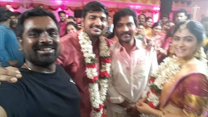 comedy actor sathish gets married