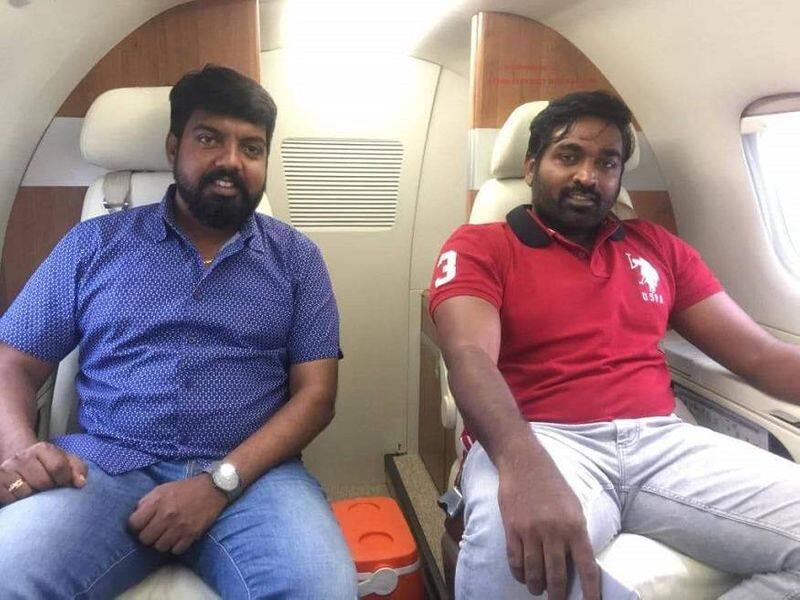 vijay sethubathi travelled by special flight from oganekkal to chennai for audio launch petta