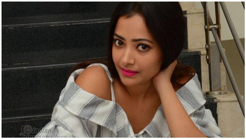 Arrested In Adultery Case  Actress Swetha Basu mentally affected for junta curfew