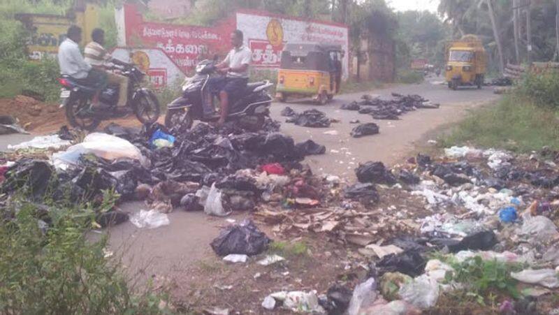 Dumping of waste in the trash to naturot tragedy