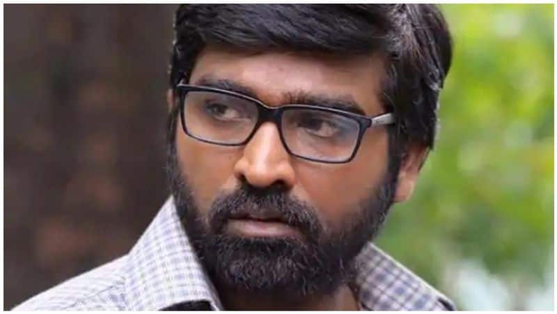 fans getting shock by seeing actor vijay sethubathy