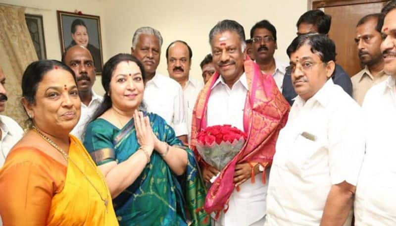 actress latha  in admk function