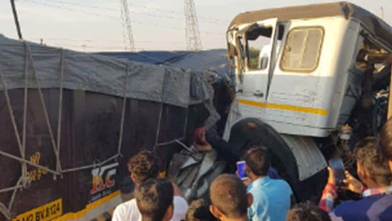 10 persons killed in road accident