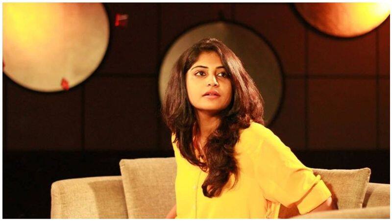 actress manjima mohan met the small accident in couple of week before