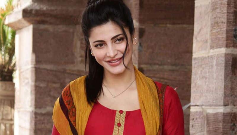 actress sruthi hasan open statement about her love