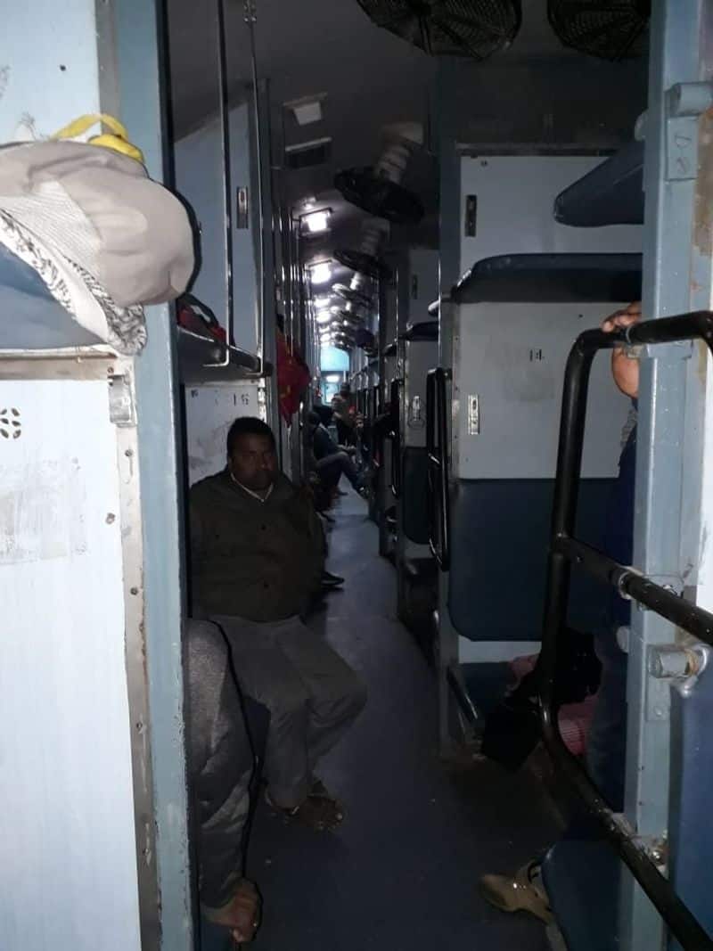 Robbery in Delhi Bihar train