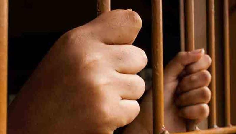 first time 2 girls escaped from jail in kerala