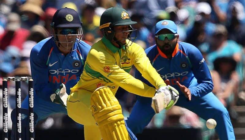 Aussies escapes collapse in first ODI against India