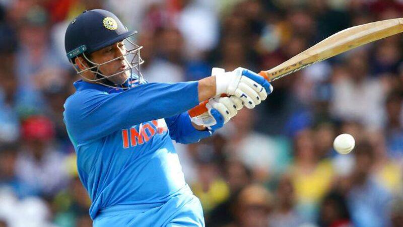 dhoni can break sachin and sehwags record in new zealand
