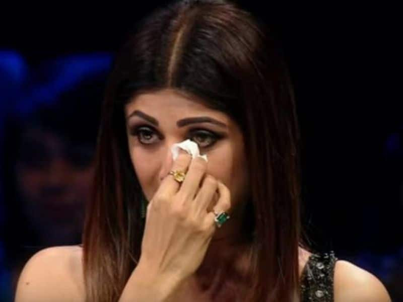 super dancer: shilpa shetty get emotional on reality show
