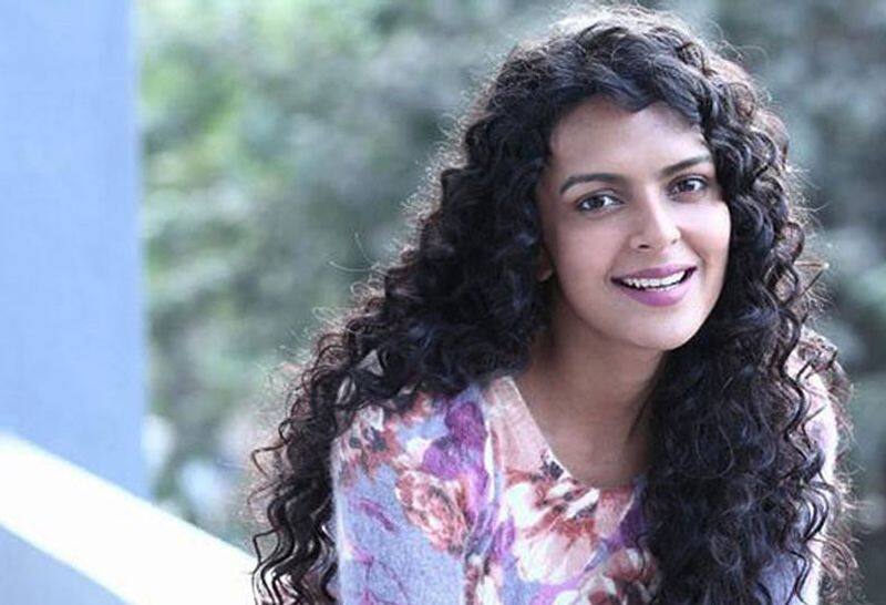 hindi actress complaint director