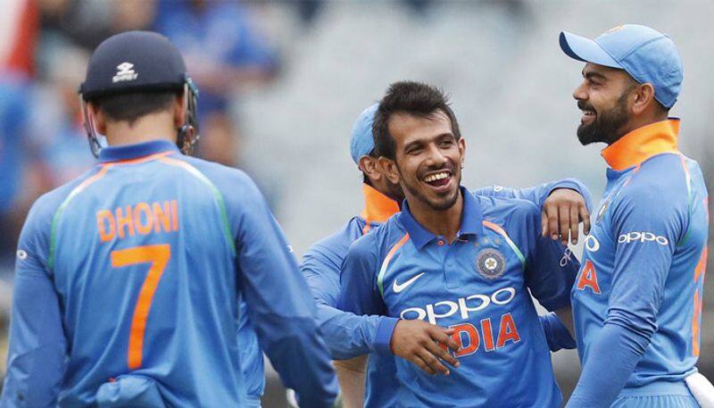 new zealand lost 5 wickets within 25 overs in forst odi against india