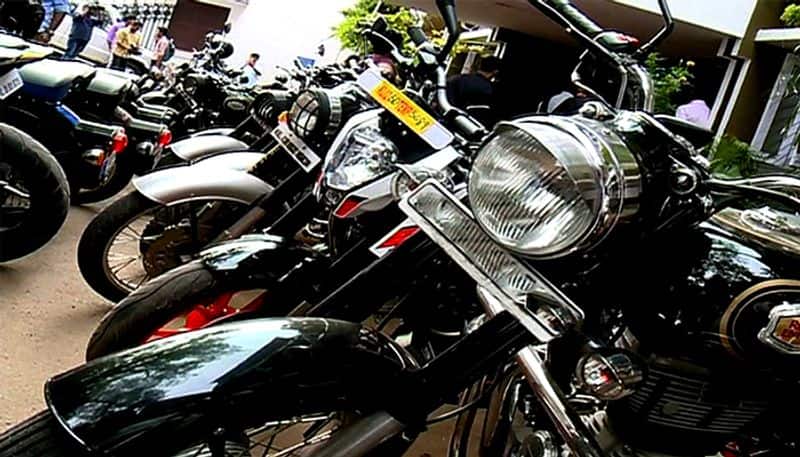 Snake found in behind seat of Royal Enfield bullet