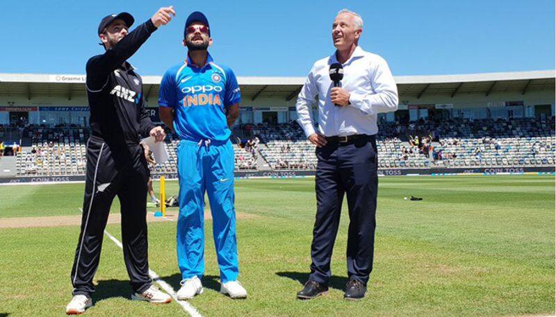 shami on fire and New Zealand lost two wickets in Napier ODI